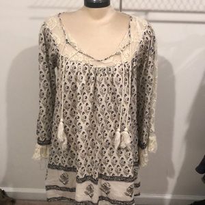 Tunic with lace detail